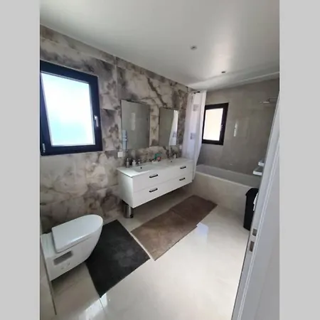 Magnifique Villa Avec Jacuzzi En Option Villeneuve-lès-Maguelonne Exterior photo