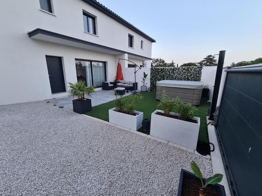 Magnifique Avec Jacuzzi En Option Villa *
