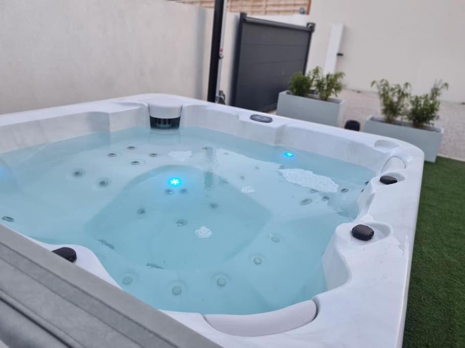 Magnifique Avec Jacuzzi En Option