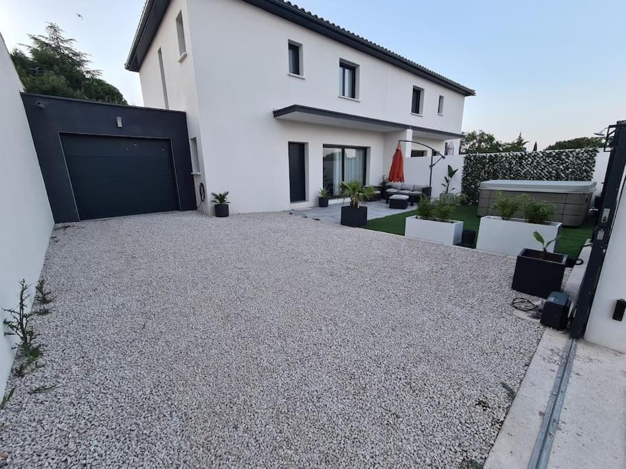 Magnifique Avec Jacuzzi En Option *