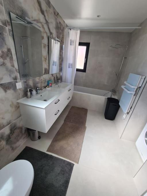 Magnifique Avec Jacuzzi En Option Villa